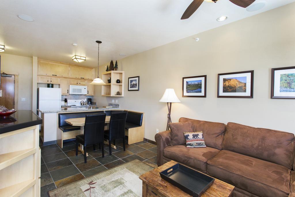 Sunstone Lodge By 101 Great Escapes Mammoth Lakes Room photo